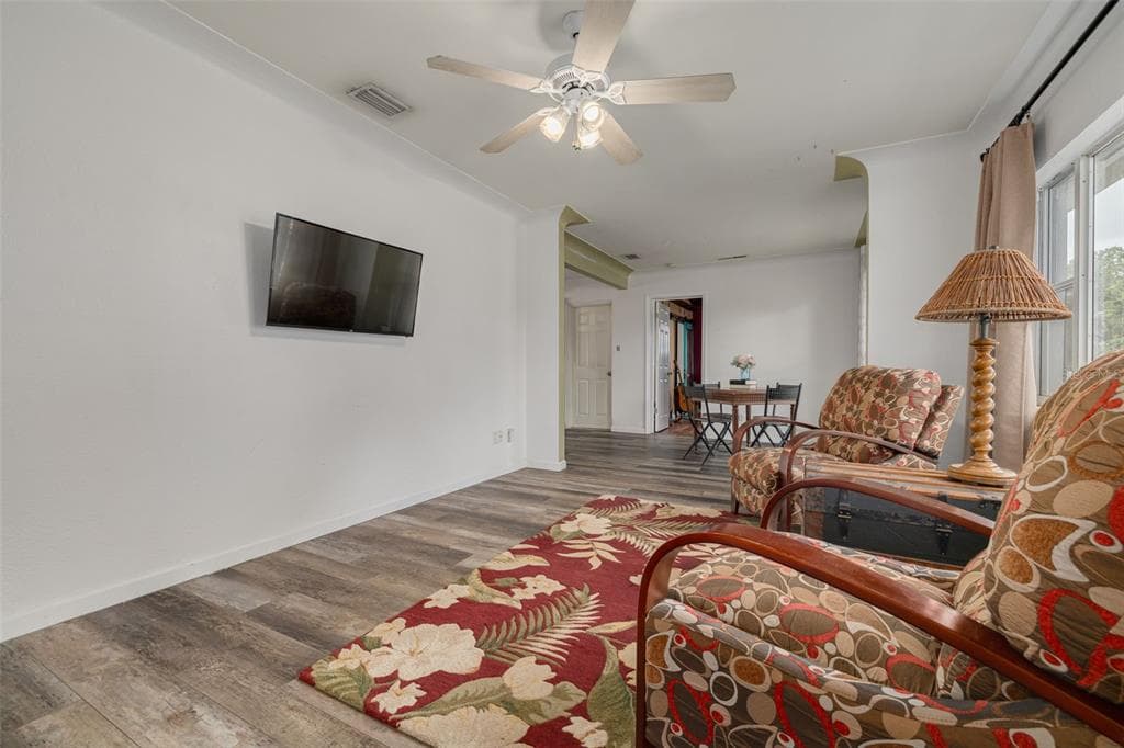 4200 29TH AVENUE N, ST PETERSBURG, FL 33713 — zdjęcie 4