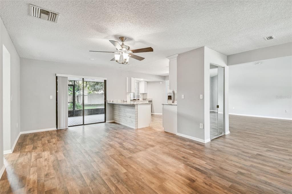 1010 RIFLECREST AVENUE, VALRICO, FL 33594 — zdjęcie 2
