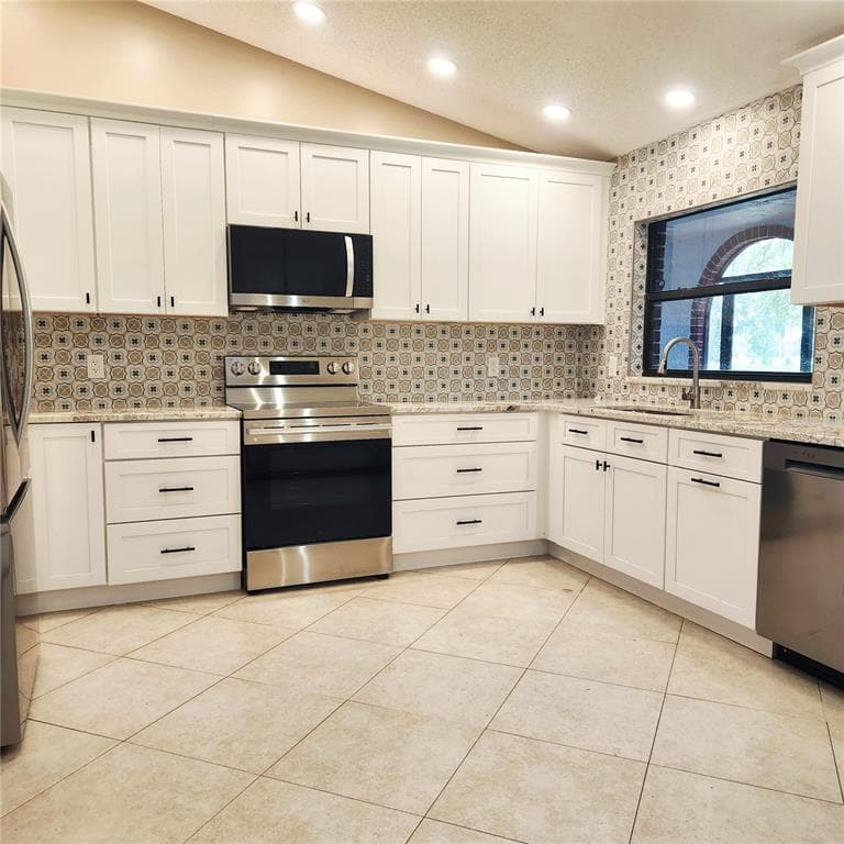 2805 LAKE TOHOPEKALIGA BOULEVARD, KISSIMMEE, FL 34746 — zdjęcie 2