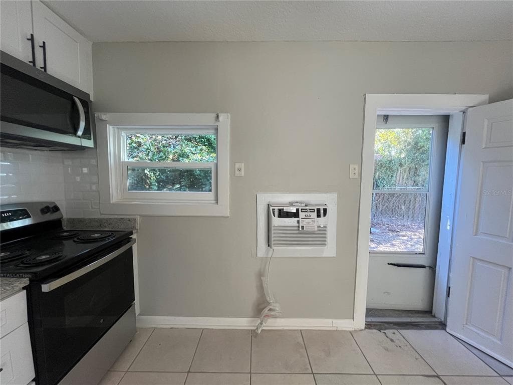 127 1/2 W PALMETTO AVENUE, DELAND, FL 32720 — zdjęcie 3