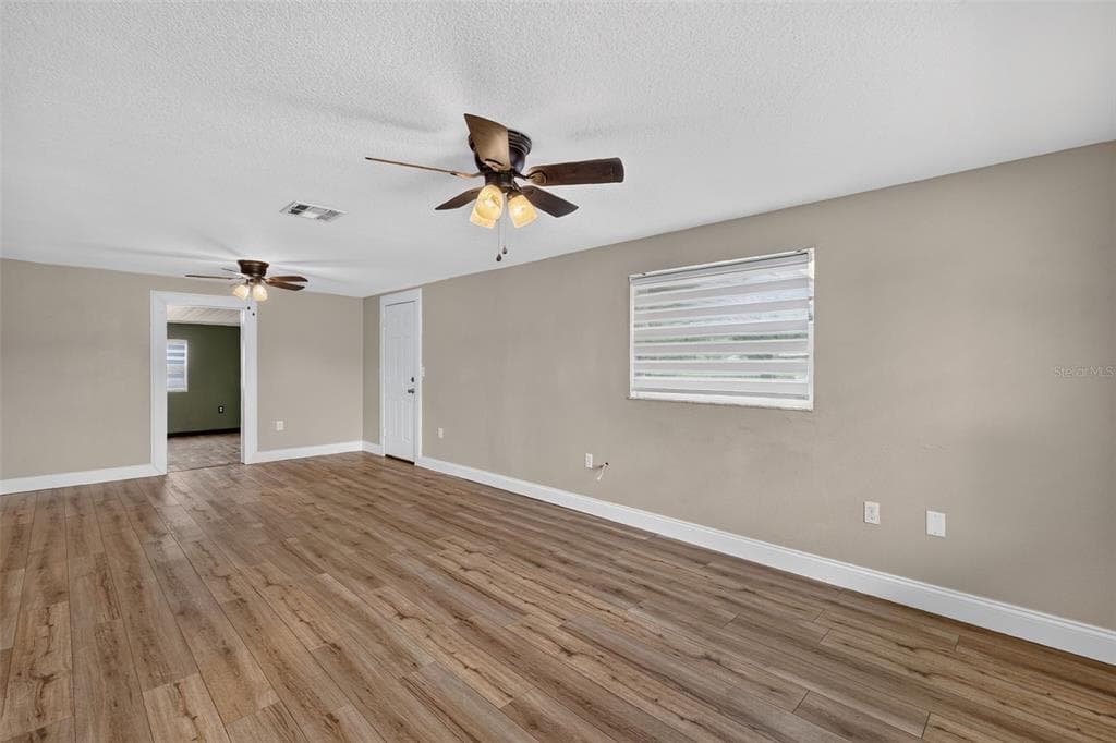 1111 DORA AVENUE, TAVARES, FL 32778 — zdjęcie 3