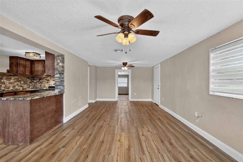 1111 DORA AVENUE, TAVARES, FL 32778 — zdjęcie 4