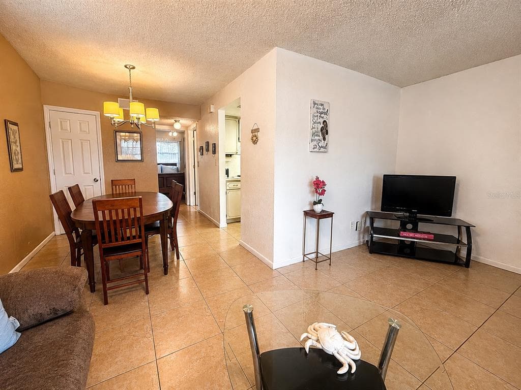 6044 22ND AVENUE N # 2, ST PETERSBURG, FL 33710 — zdjęcie 3