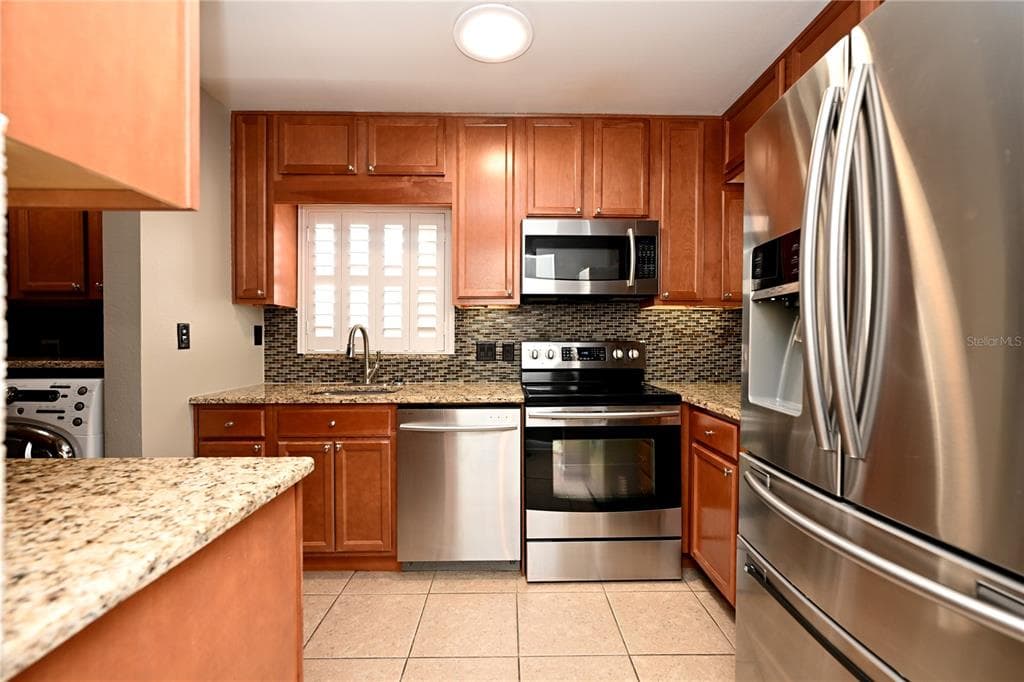 2025 SYLVESTER ROAD # P3, LAKELAND, FL 33803 — zdjęcie 4