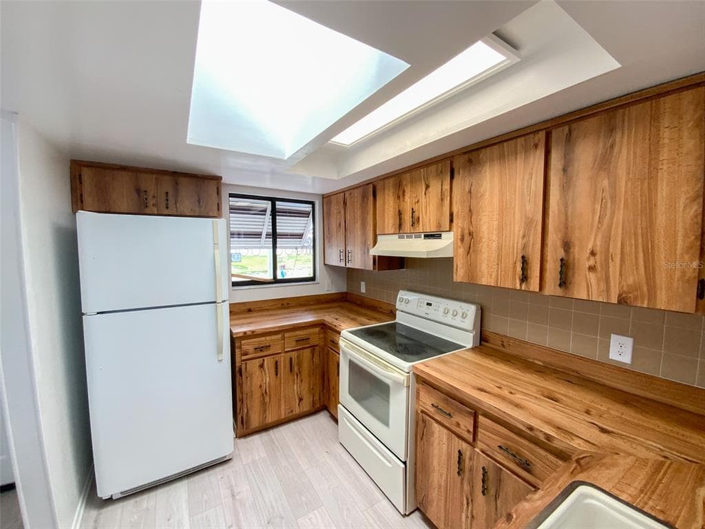 2242 PINEWOOD VILLAS DRIVE, HOLIDAY, FL 34691 — zdjęcie 5