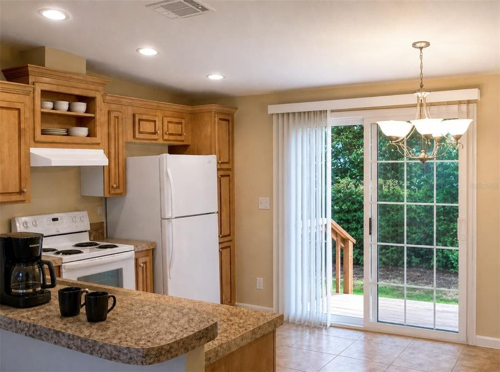 791 35TH AVENUE S, ST PETERSBURG, FL 33705 — zdjęcie 2