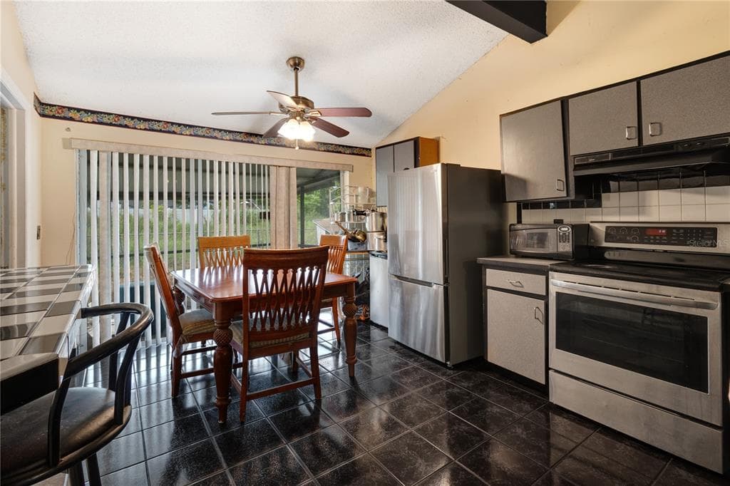 8584 BRIAR GROVE CIRCLE, TAMPA, FL 33615 — zdjęcie 5
