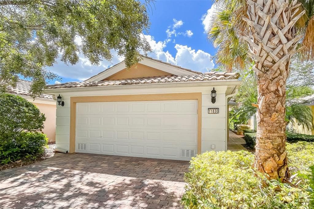 11830 DELFINA LANE, ORLANDO, FL 32827
