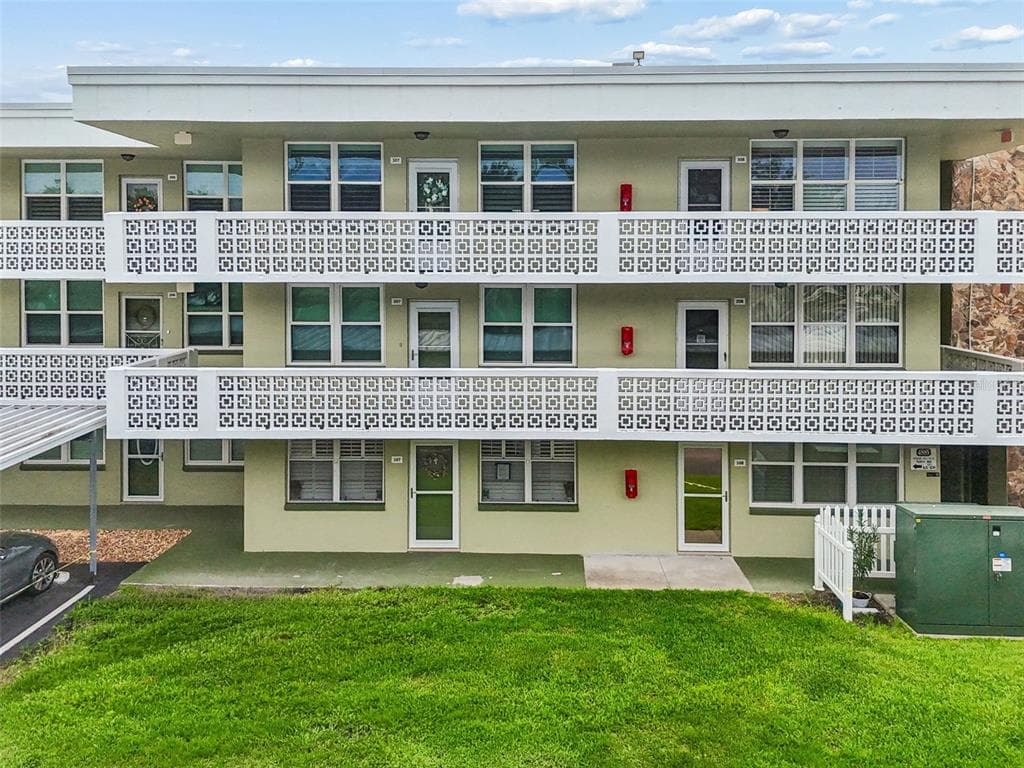 4885 1ST ST NE # 307, ST PETERSBURG, FL 33703 — zdjęcie 2