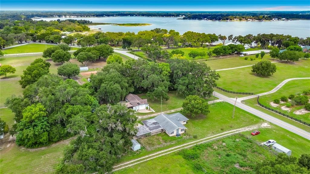 11900 SE SUNSET HARBOR ROAD, WEIRSDALE, FL 32195