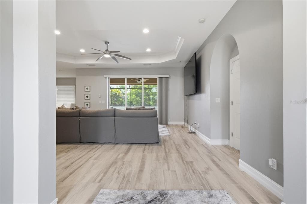 219 NW 12TH LANE, CAPE CORAL, FL 33993 — zdjęcie 4