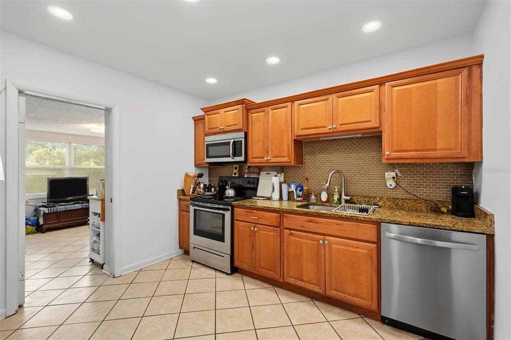 1542 LAKEVIEW ROAD, CLEARWATER, FL 33756 — zdjęcie 2