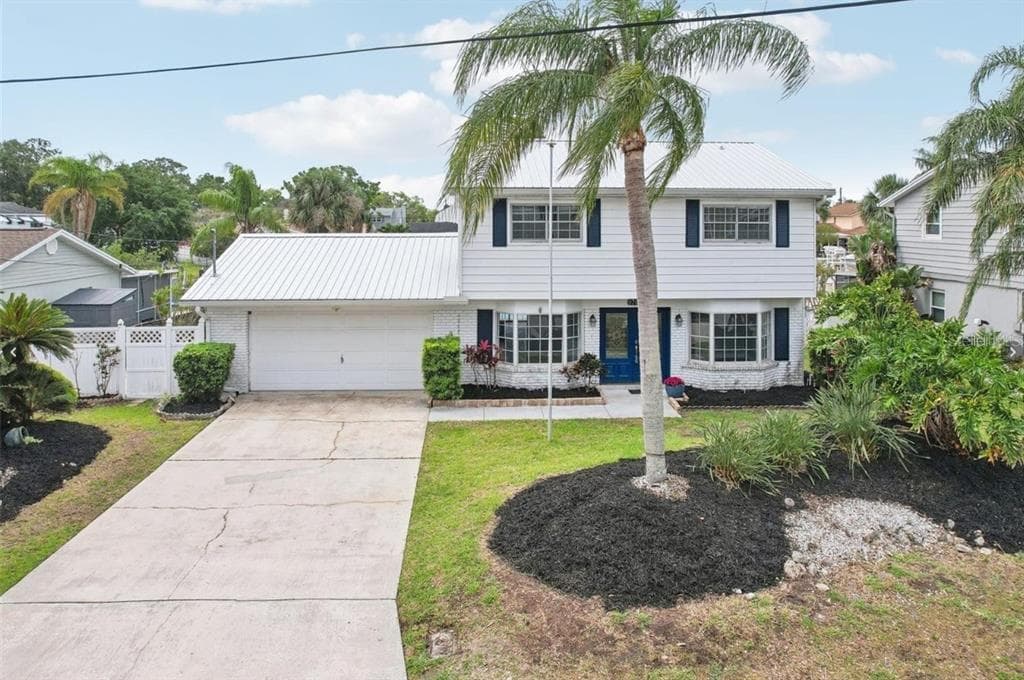 8706 ELMWOOD LANE, TAMPA, FL 33615 — zdjęcie 2
