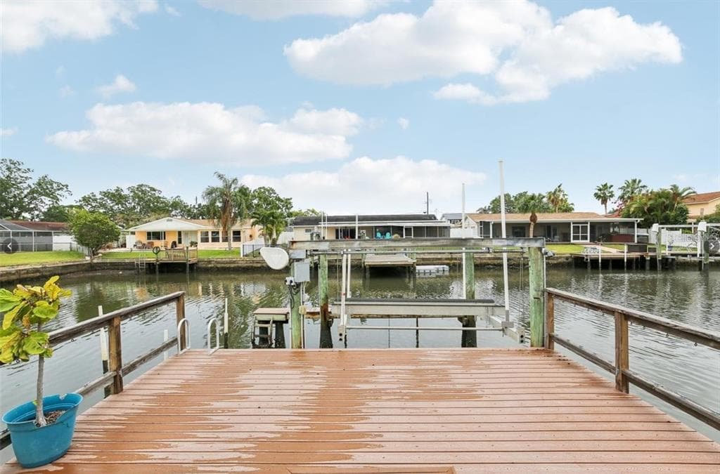 8706 ELMWOOD LANE, TAMPA, FL 33615 — zdjęcie 3