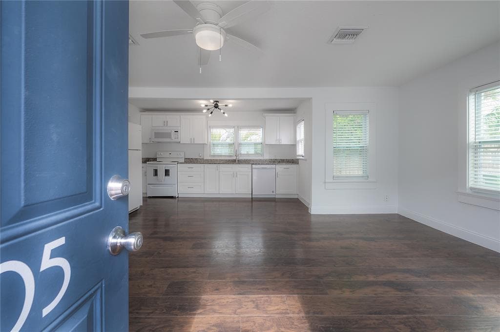 405 E CAYUGA STREET, TAMPA, FL 33603 — zdjęcie 4
