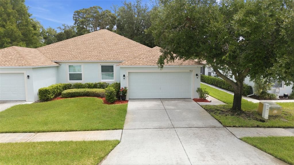 5852 AUTUMN SHIRE, ZEPHYRHILLS, FL 33541 — zdjęcie 2