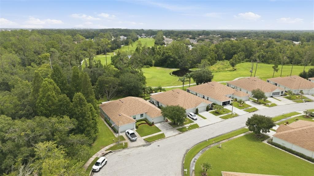 5852 AUTUMN SHIRE, ZEPHYRHILLS, FL 33541 — zdjęcie 3