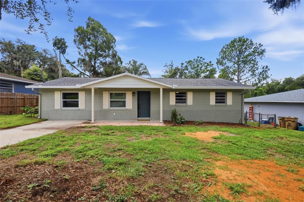 6204 ASHLAND AVENUE, LEESBURG, FL 34748