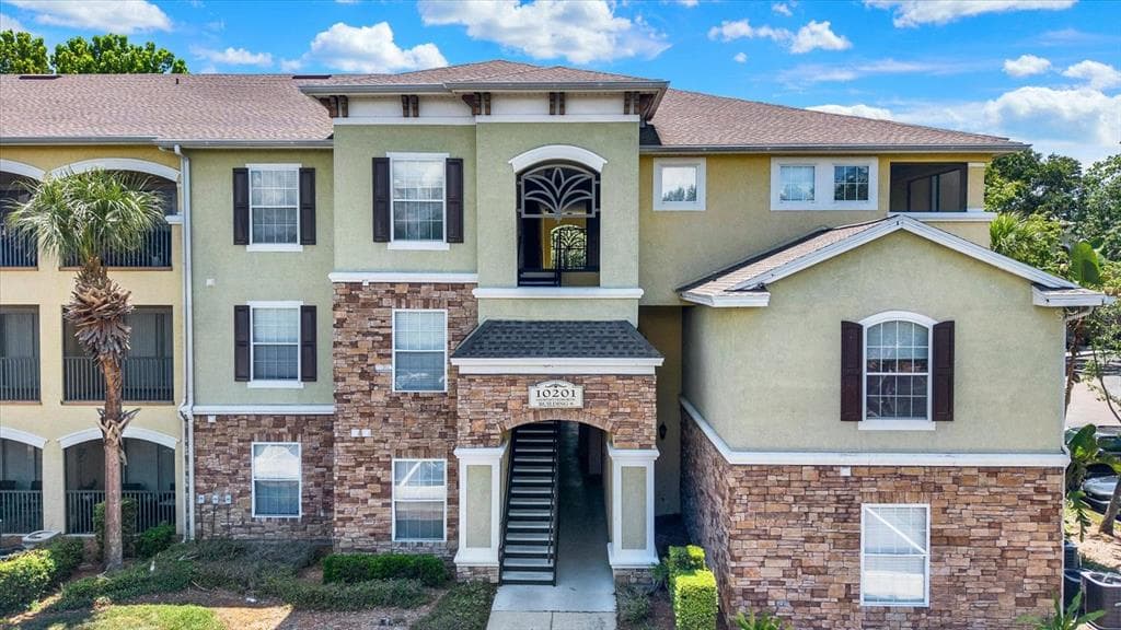 10201 COURTNEY PALMS BOULEVARD # 304, TAMPA, FL 33619