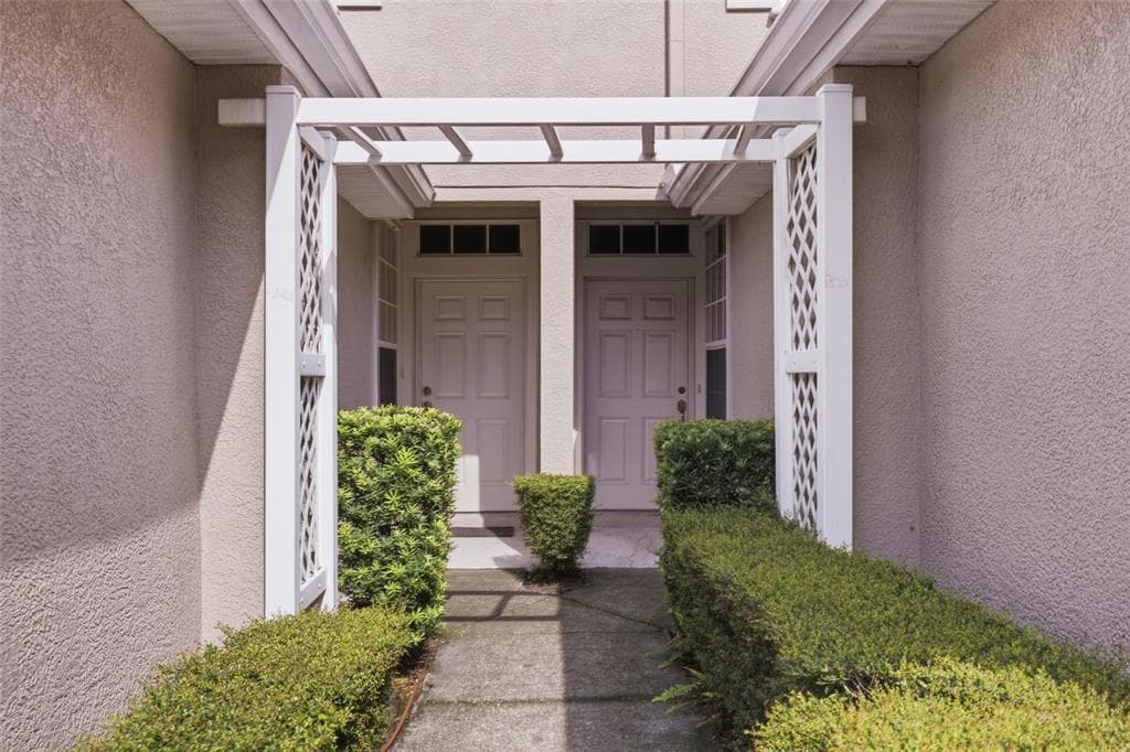 4132 BISMARCK PALM DRIVE, TAMPA, FL 33610 — zdjęcie 3