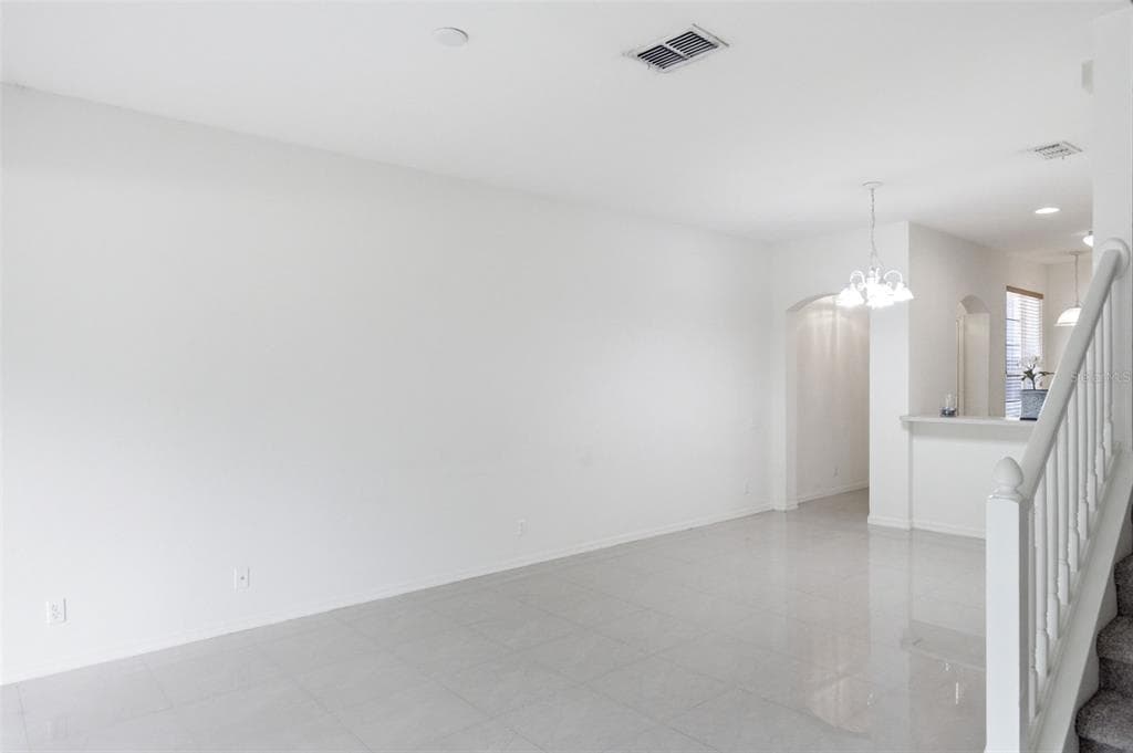 4132 BISMARCK PALM DRIVE, TAMPA, FL 33610 — zdjęcie 5