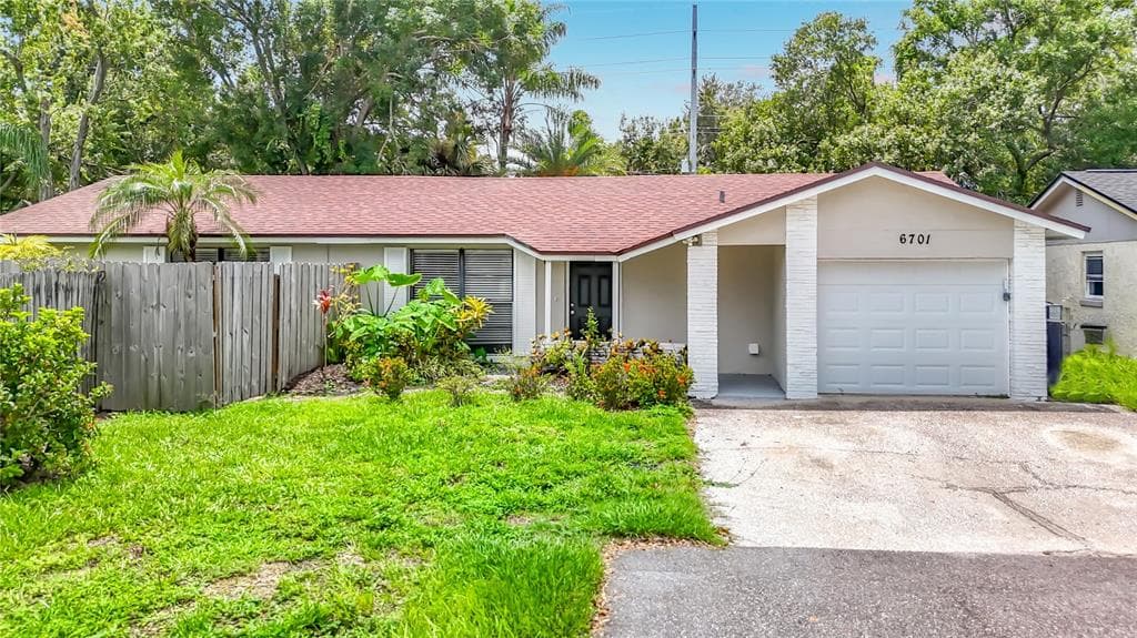 6701 VILLAGE GROVE COURT, TAMPA, FL 33615