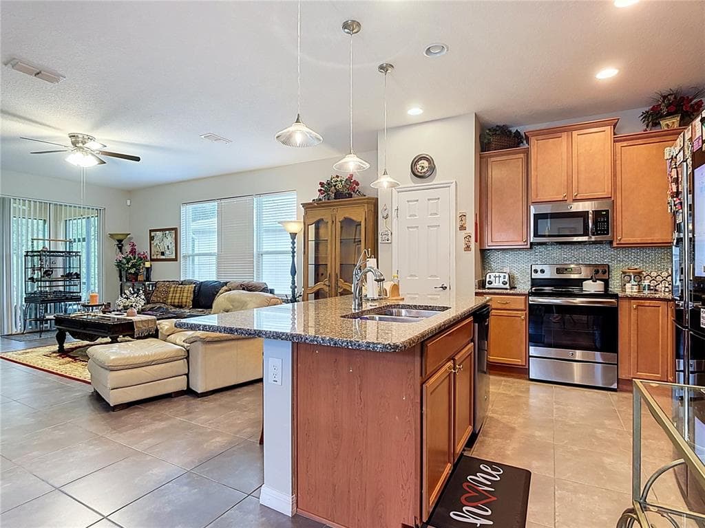 700 SHADY CANYON WAY, POINCIANA, FL 34758 — zdjęcie 4