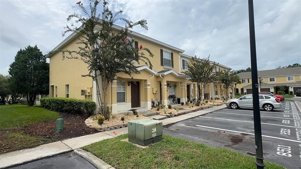 8511 TRAIL WIND DRIVE, TAMPA, FL 33647