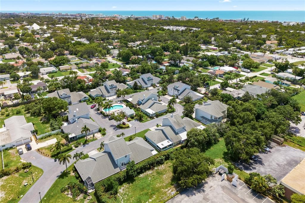 11722 CURRIE LANE # F1, LARGO, FL 33774 — zdjęcie 2