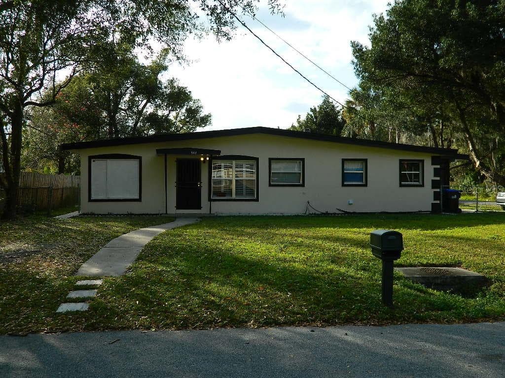 944 KENSINGTON DRIVE, ORLANDO, FL 32808