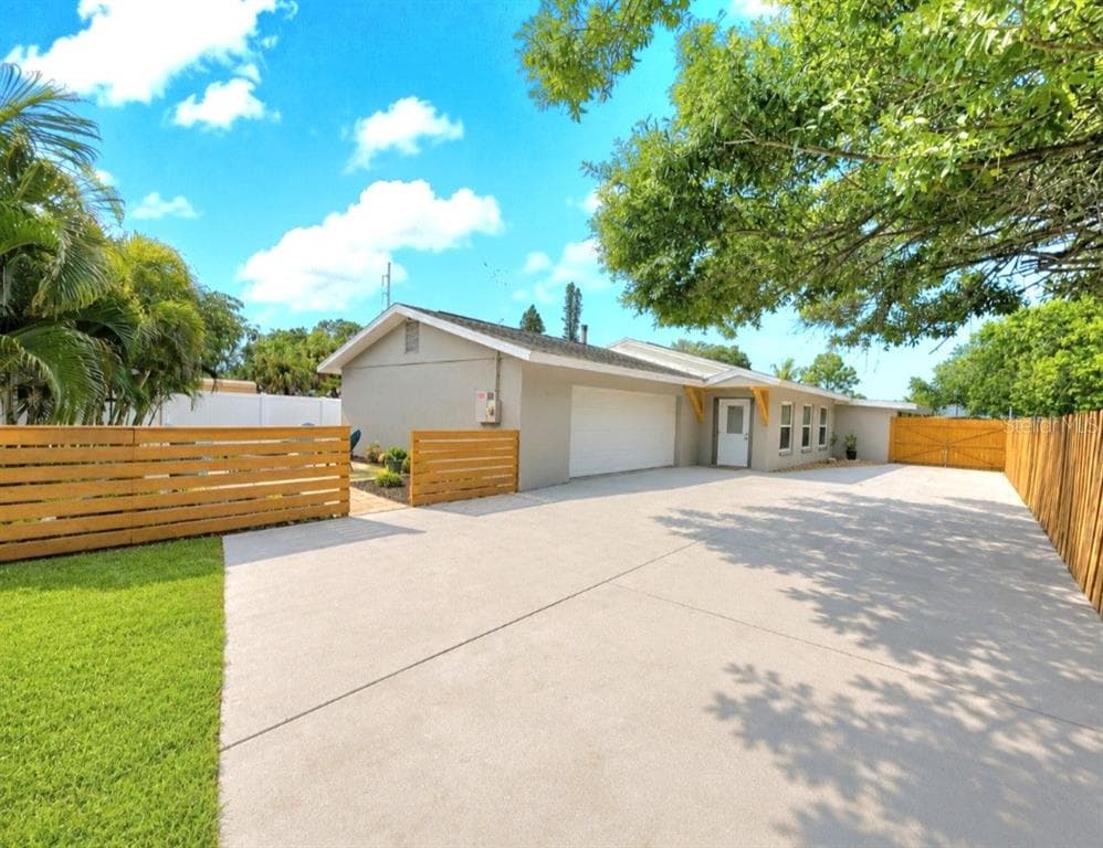 138 DAVISON AVENUE NE, ST PETERSBURG, FL 33703 — zdjęcie 4