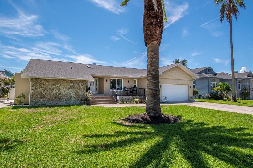 851 3RD AVENUE S, TIERRA VERDE, FL 33715