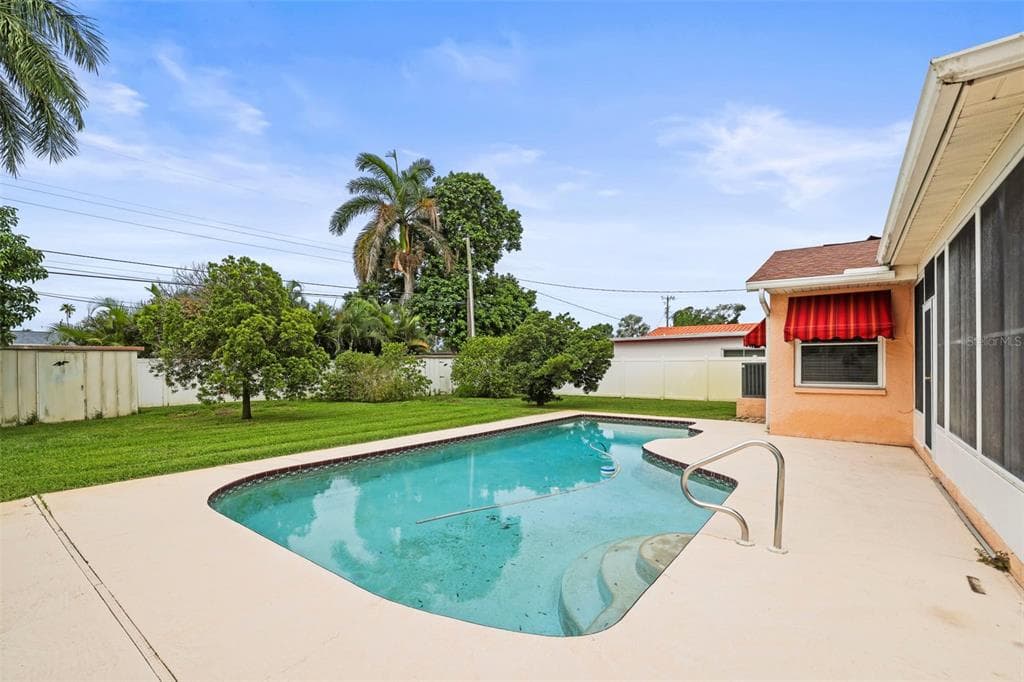 1112 40TH AVE NE, ST PETERSBURG, FL 33703 — zdjęcie 3
