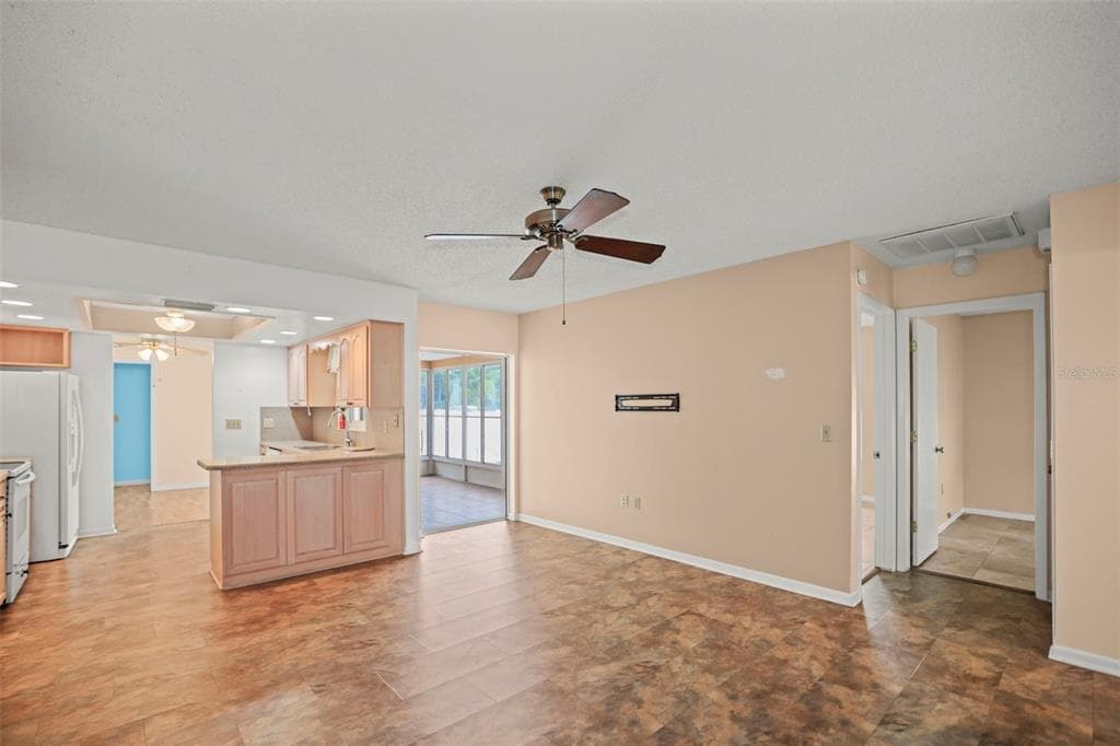 1112 40TH AVE NE, ST PETERSBURG, FL 33703 — zdjęcie 5