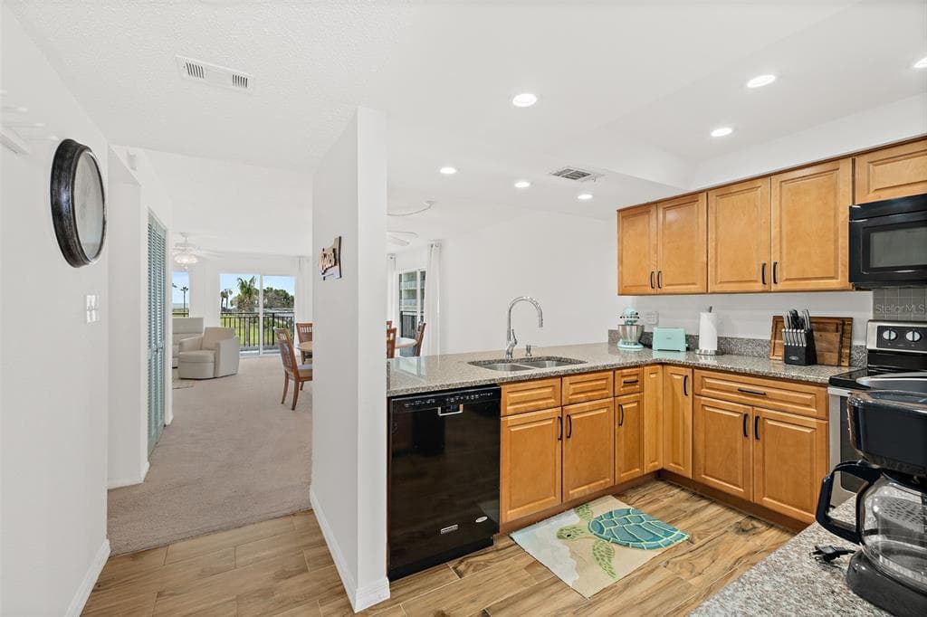 1700 N ATLANTIC AVENUE # 126, COCOA BEACH, FL 32931 — zdjęcie 4