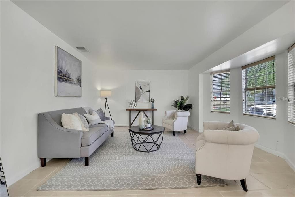 8424 STILLBROOK AVENUE, TAMPA, FL 33615 — zdjęcie 2