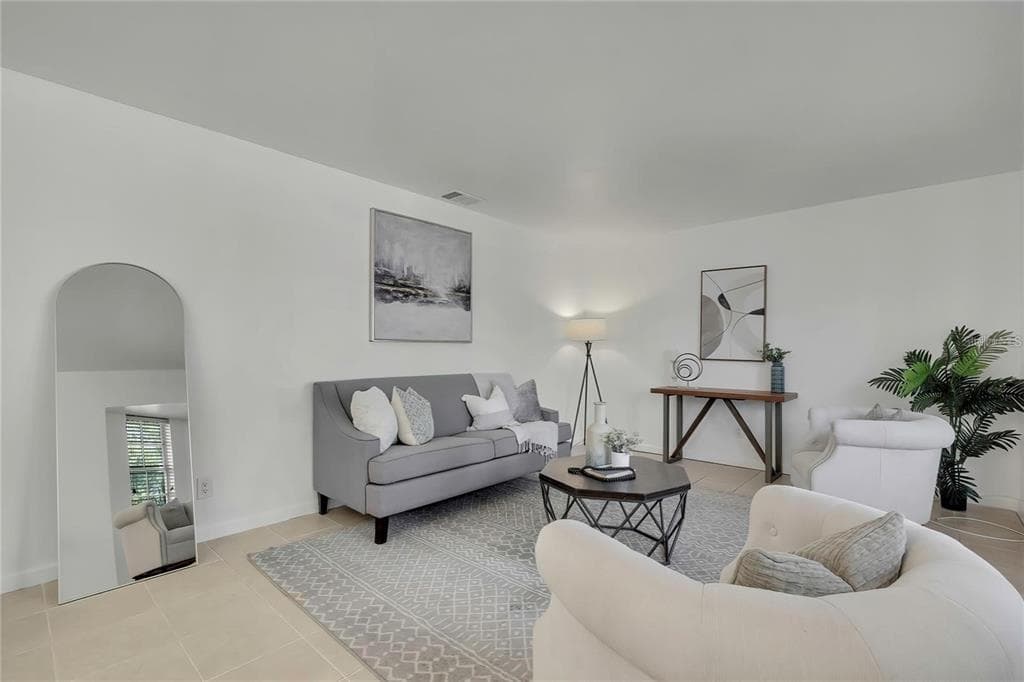 8424 STILLBROOK AVENUE, TAMPA, FL 33615 — zdjęcie 3