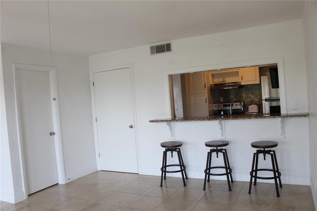 9101 TUDOR DRIVE # F206, TAMPA, FL 33615 — zdjęcie 3