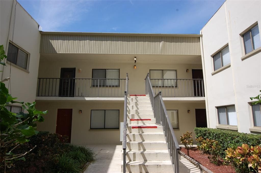 3300 FOX CHASE CIRCLE N # 216, PALM HARBOR, FL 34683