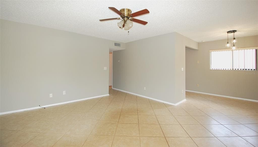 3300 FOX CHASE CIRCLE N # 216, PALM HARBOR, FL 34683 — zdjęcie 4
