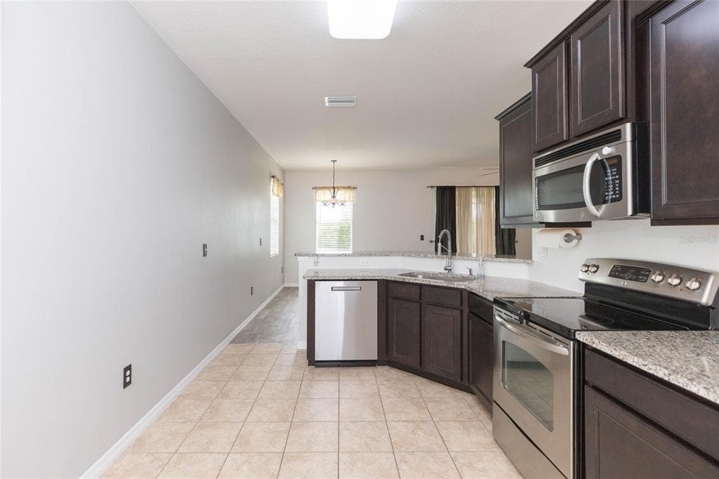 36108 LAGUNA HILLS CIRCLE, ZEPHYRHILLS, FL 33541 — zdjęcie 3