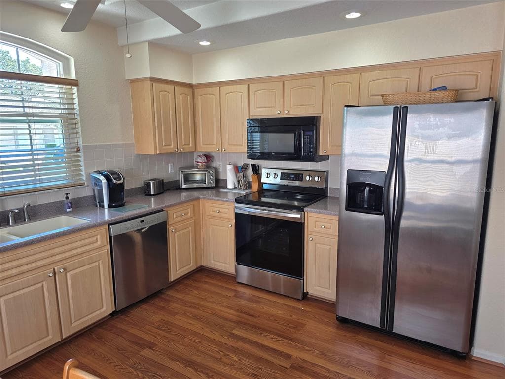 225 ROYAL PALM WAY, SPRING HILL, FL 34608 — zdjęcie 3