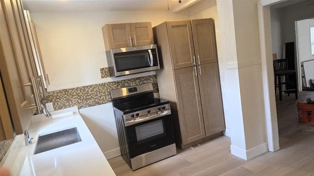 1761 28TH AVENUE N, ST PETERSBURG, FL 33713 — zdjęcie 4