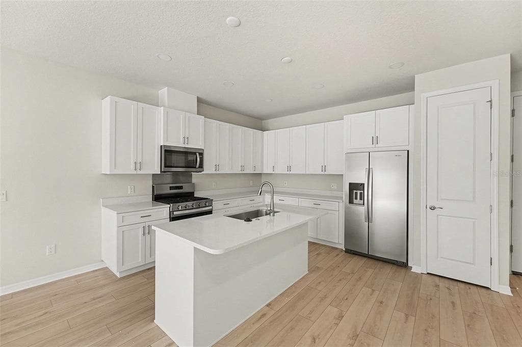 2549 MARIO WAY, CLEARWATER, FL 33761 — zdjęcie 4