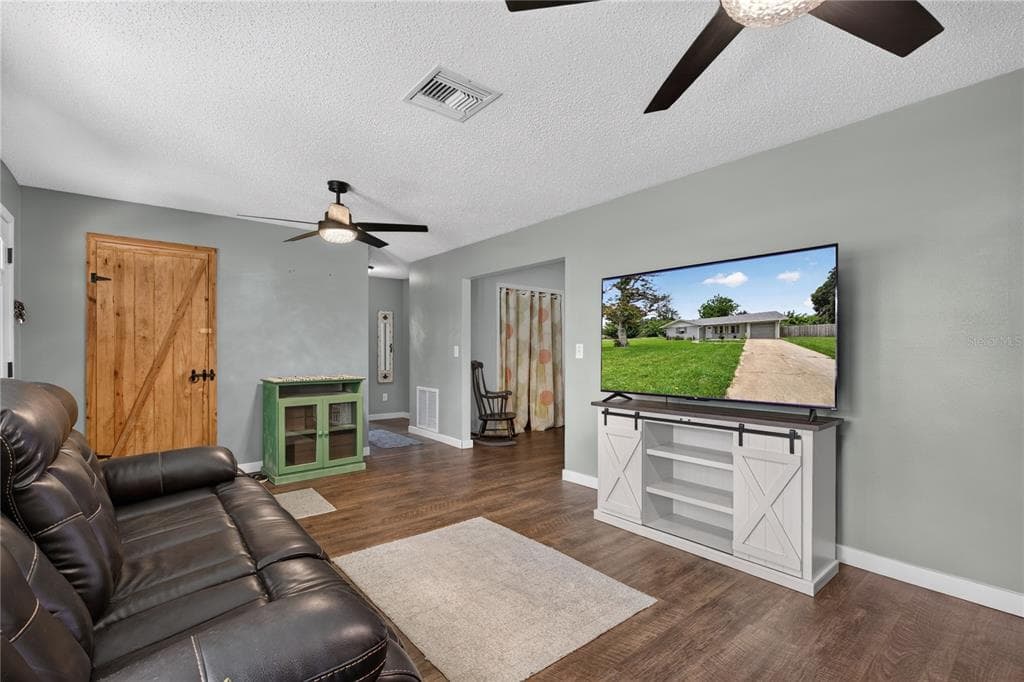 555 WINOGENE AVE, UMATILLA, FL 32784 — zdjęcie 5