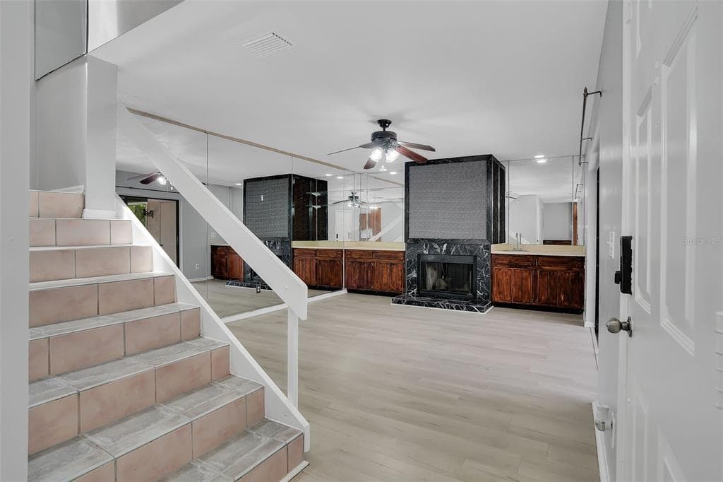 15217 W POND WOODS DRIVE, TAMPA, FL 33618 — zdjęcie 3