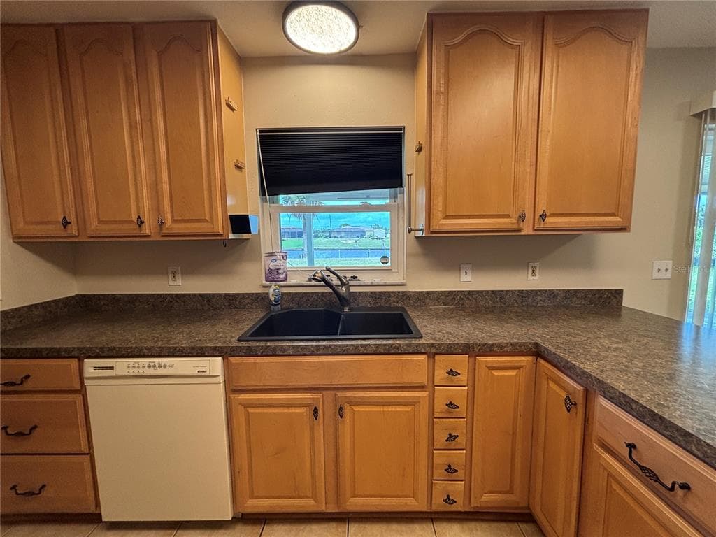 814 SPRING LAKE BOULEVARD NW, PORT CHARLOTTE, FL 33952 — zdjęcie 5