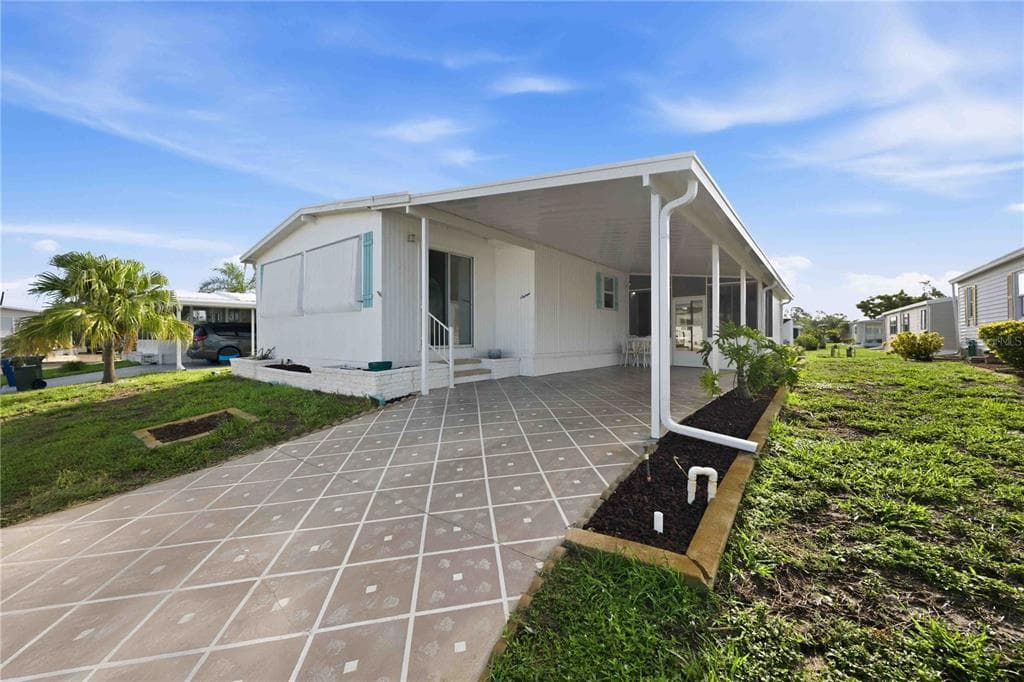 16 N GRANADA PLAZA, ENGLEWOOD, FL 34223