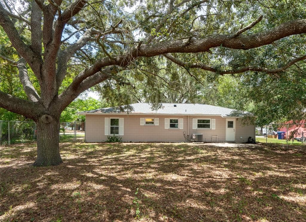 1049 BIRCH BOULEVARD, TAVARES, FL 32778 — zdjęcie 3