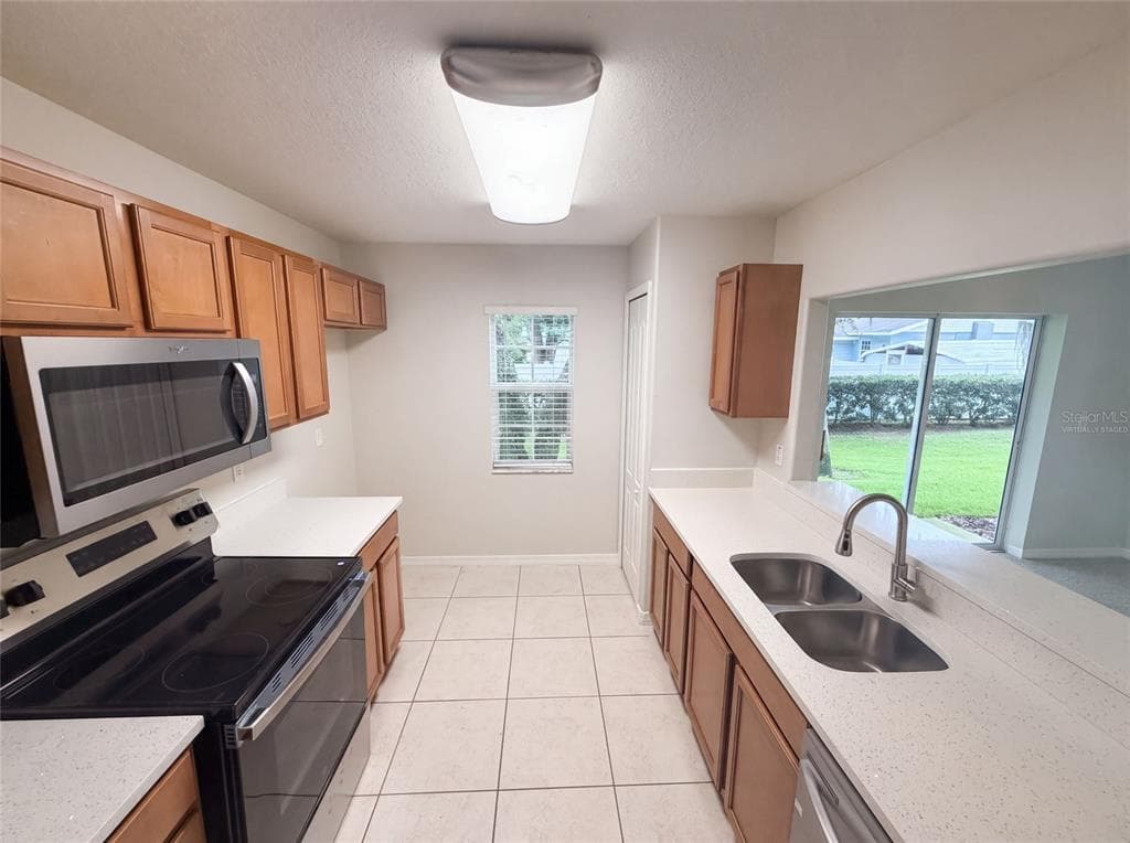 37557 DALIHA TERRACE, ZEPHYRHILLS, FL 33542 — zdjęcie 2
